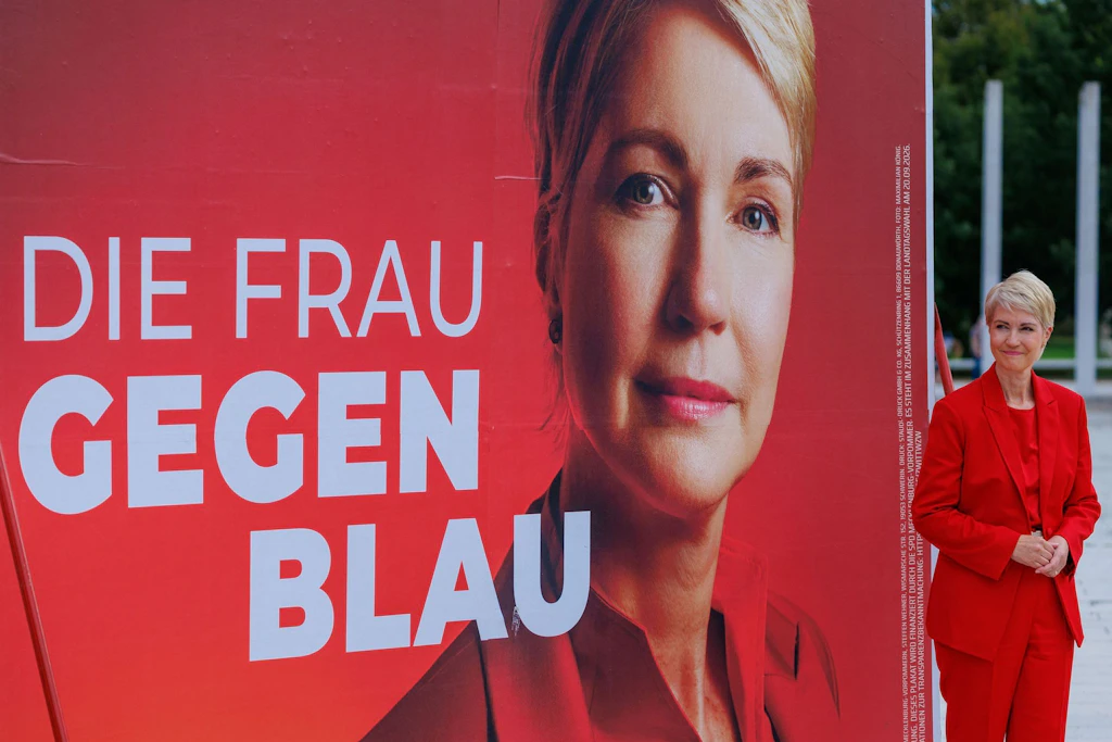 Manuela Schwesig (SPD) im Wahlkampf in Mecklenburg-Vorpommern. Als „Frau-gegen-Blau“ habe sie Linke und CDU „kannibalisiert“ und zugleich die AfD gestärkt, schreibt Wagenknecht.