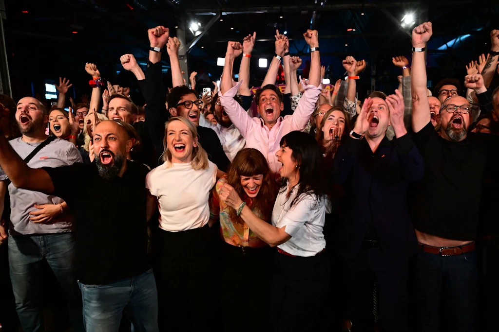 Die Linke feiert auf einer Wahlparty im Festsaal Kreuzberg das Ergebnis der Abgeordnetenhaus-Wahl.