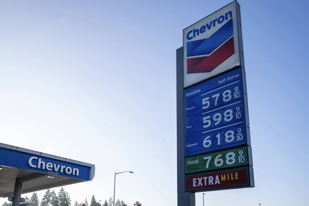 Die USA prüfen Maßnahmen zur Senkung der Kraftstoffpreise.