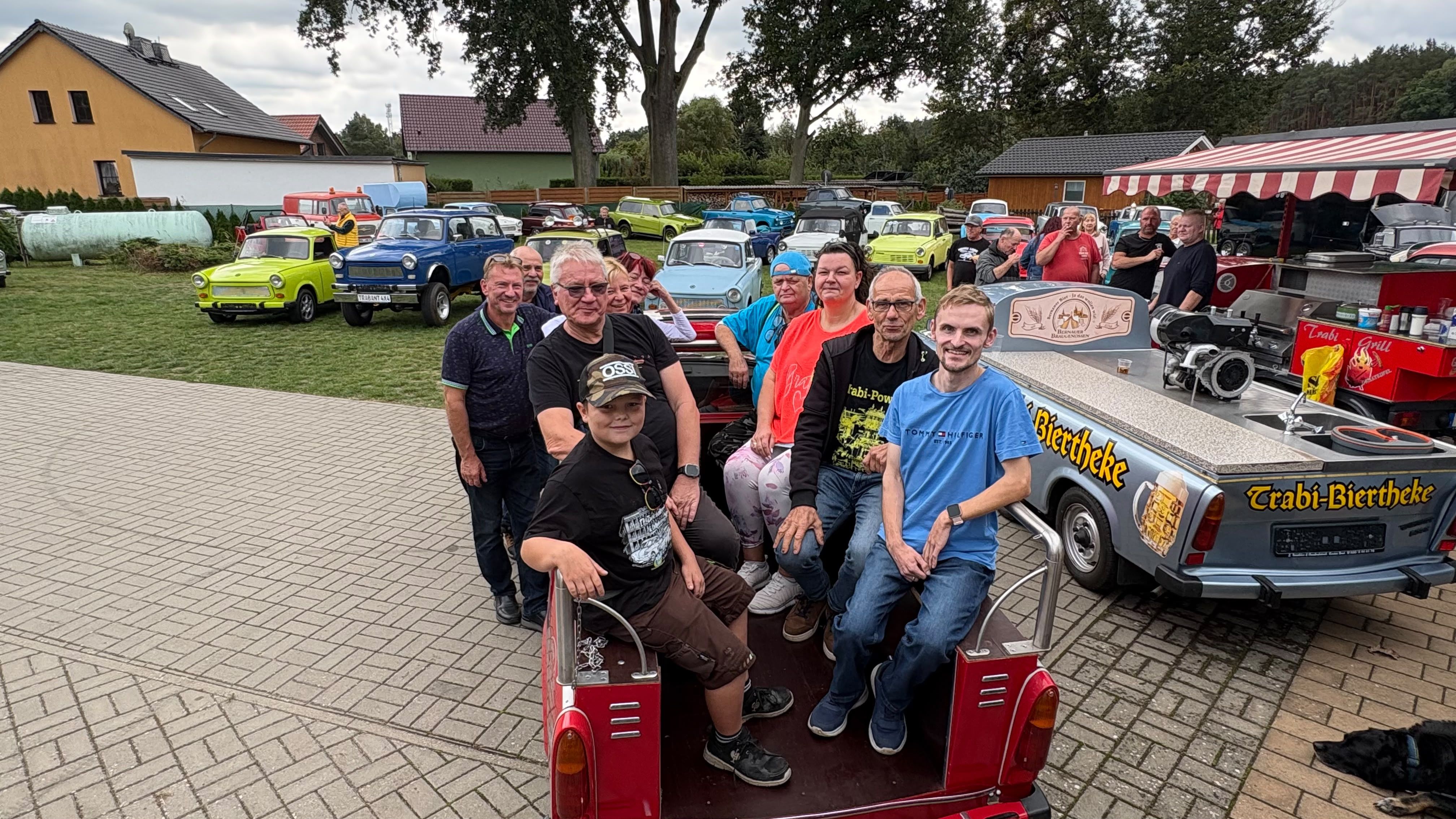 Diese Trabi-Fans lassen ein Stück DDR-Geschichte weiterleben
