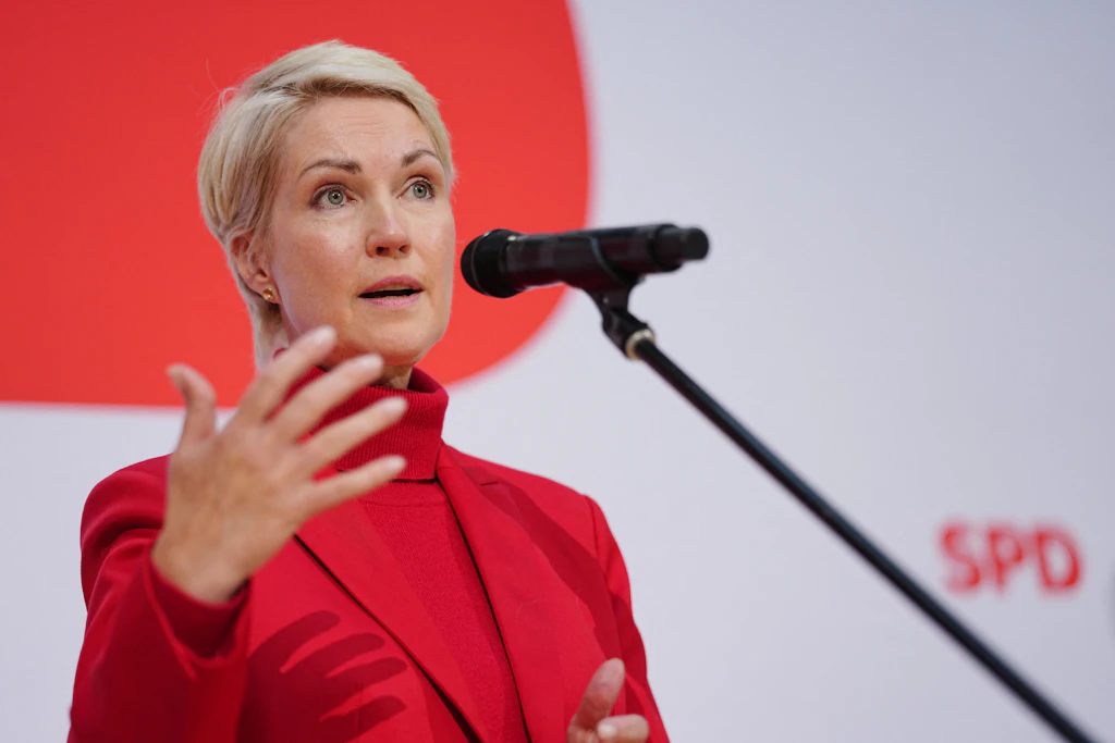 Manuela Schwesig (SPD), Ministerpräsidentin von Mecklenburg-Vorpommern, gibt nach der Landtagswahl in Mecklenburg-Vorpommern eine Pressekonferenz.