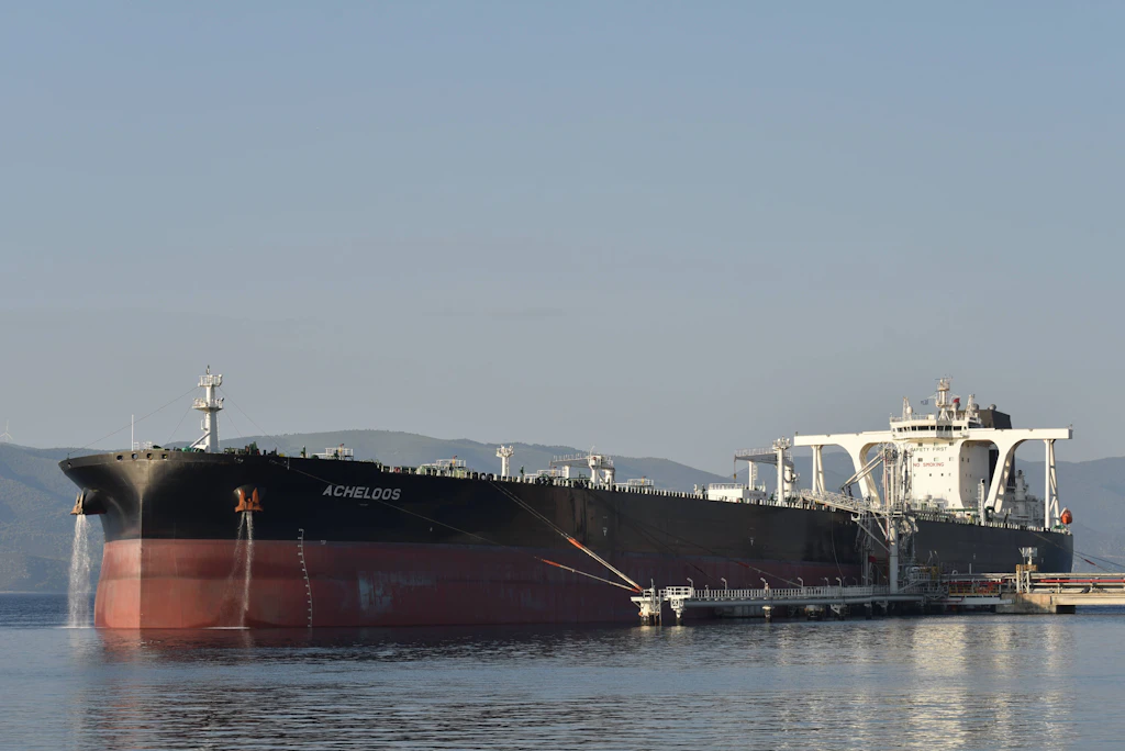 Supertanker werden knapp – Frachtraten erreichen Rekordwerte trotz sinkender Ölpreise