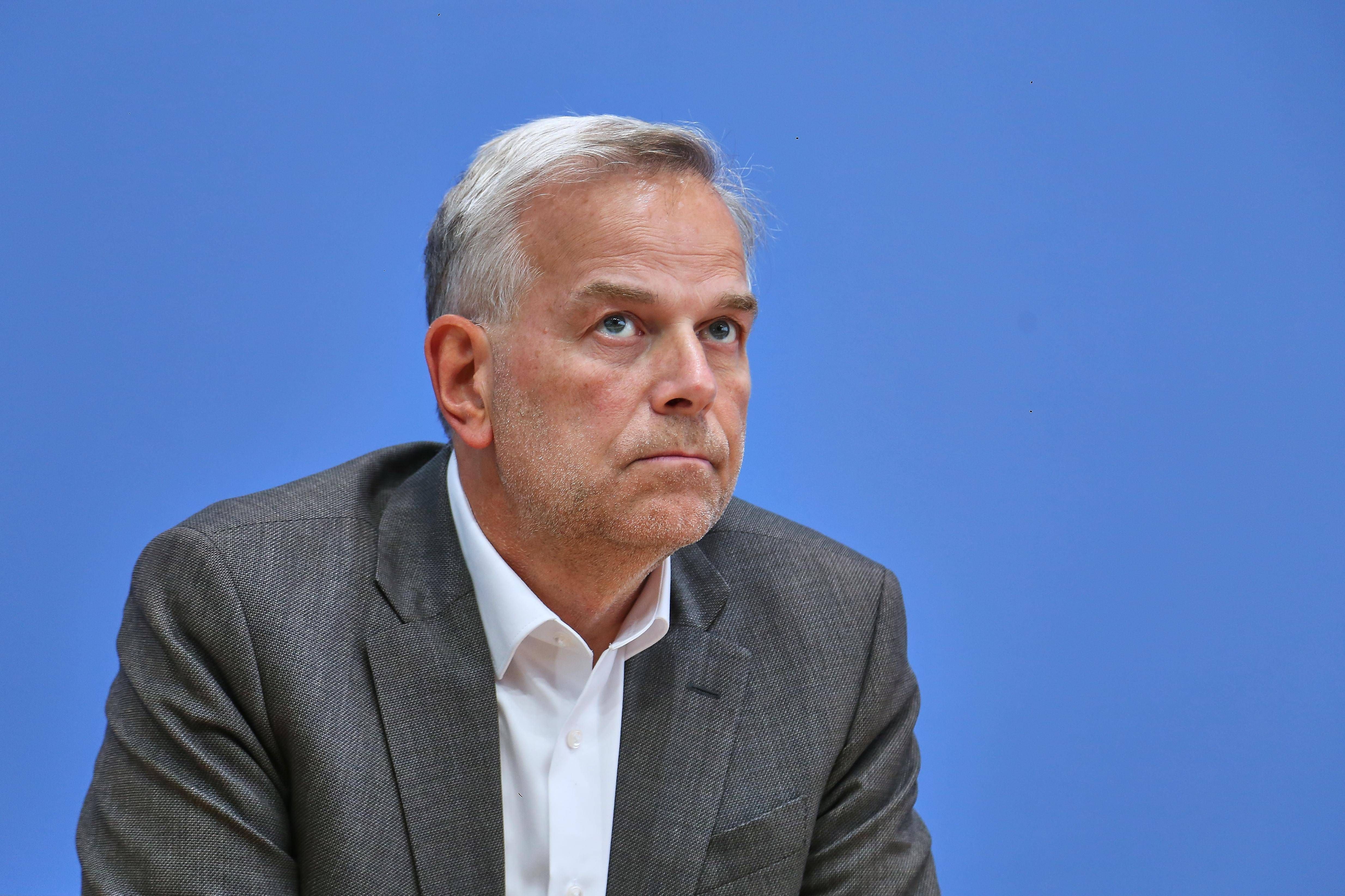 „Absolutes Desaster“: Dieses Dokument bringt Holm nach AfD-Sieg in Erklärungsnot