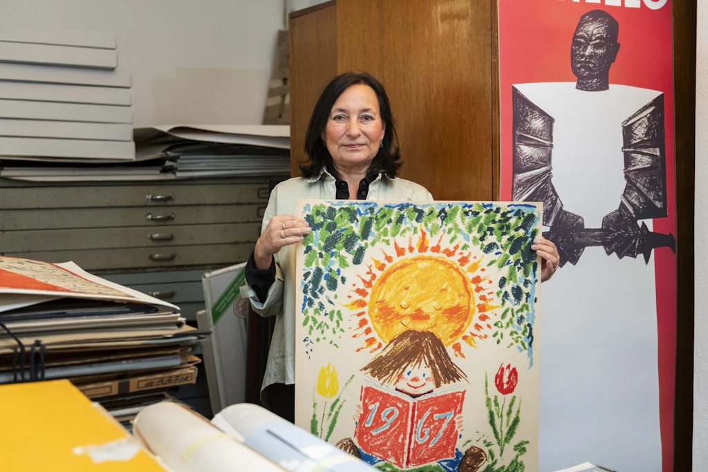 Dr. Sylke Wunderlich leitet die Stiftung Plakat Ost. Etwa 90.000 DDR-Plakate liegen in dem Archiv – auch dieses von Werner Klemke gestaltete.