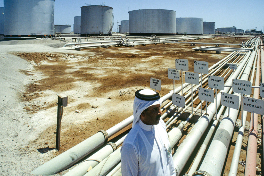 Die Anlagen von Saudi Aramco in Ras Tanura sind ein zentraler Ausgangspunkt für die Rohölexporte des Landes. Wegen des Pipeline-Ausfalls wird derzeit mehr Öl von dort durch die Straße von Hormus verschifft. Foto: Barry Iverson Photography