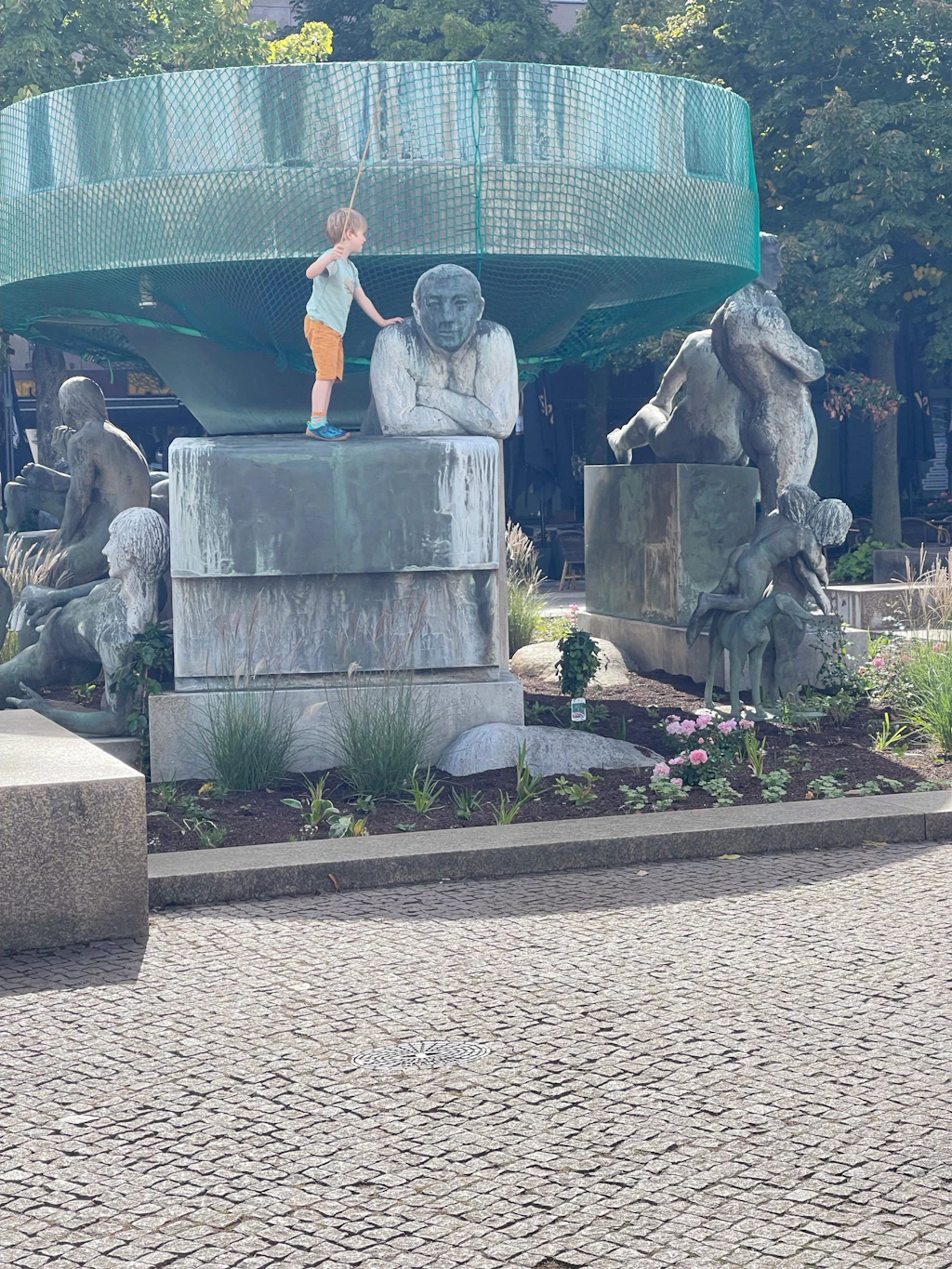 Klimaanpassung des Grzimek-Brunnens: Ein Akt von behördlichem Vandalismus