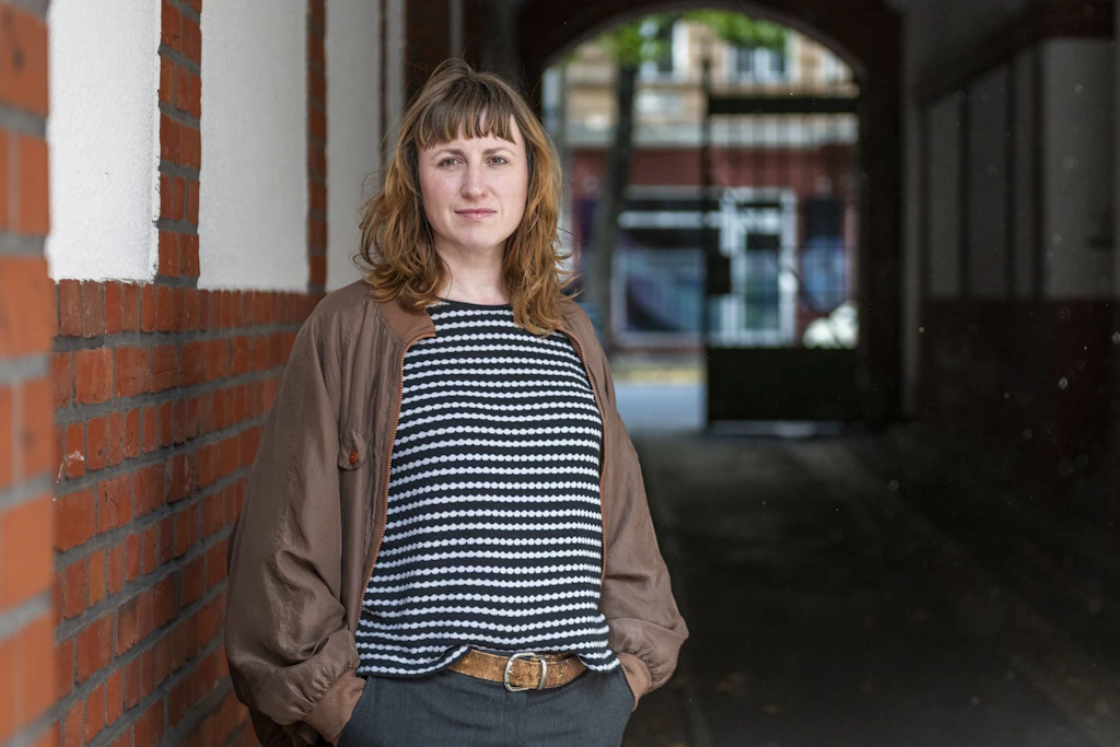Die Schriftstellerin Paula Fürstenberg ist geboren in Potsdam und lebt in Berlin.