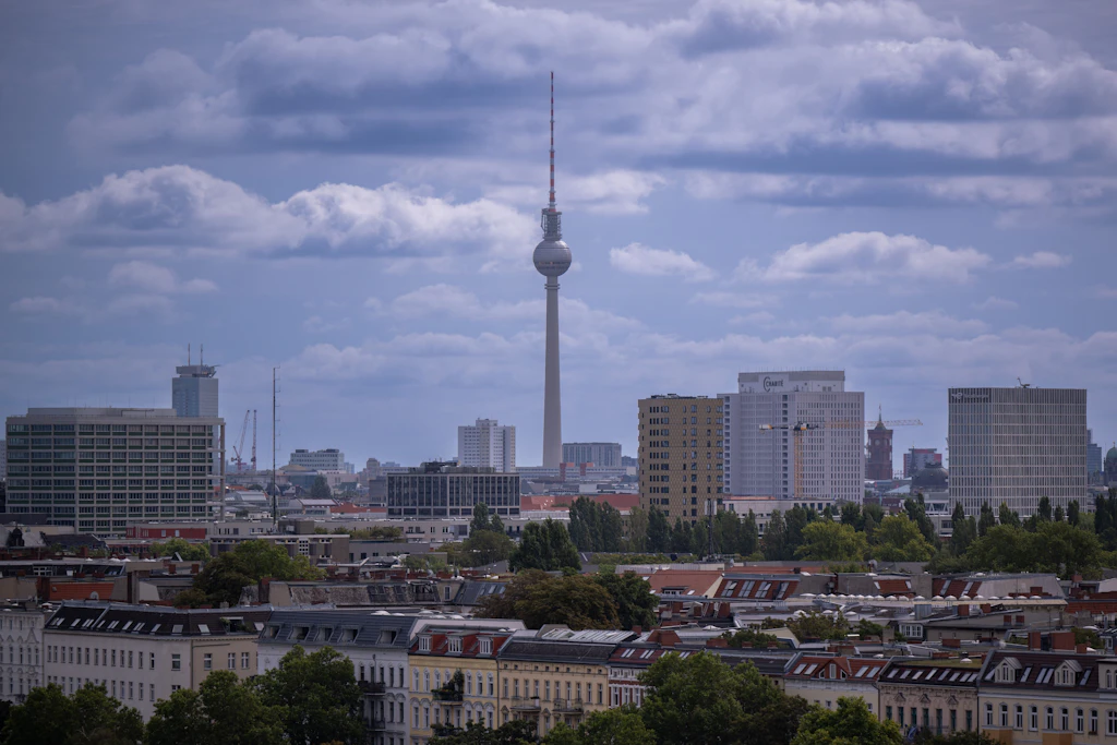Die Befürworter einer Vergesellschaftung wollen langfristig bezahlbaren Wohnraum sichern.