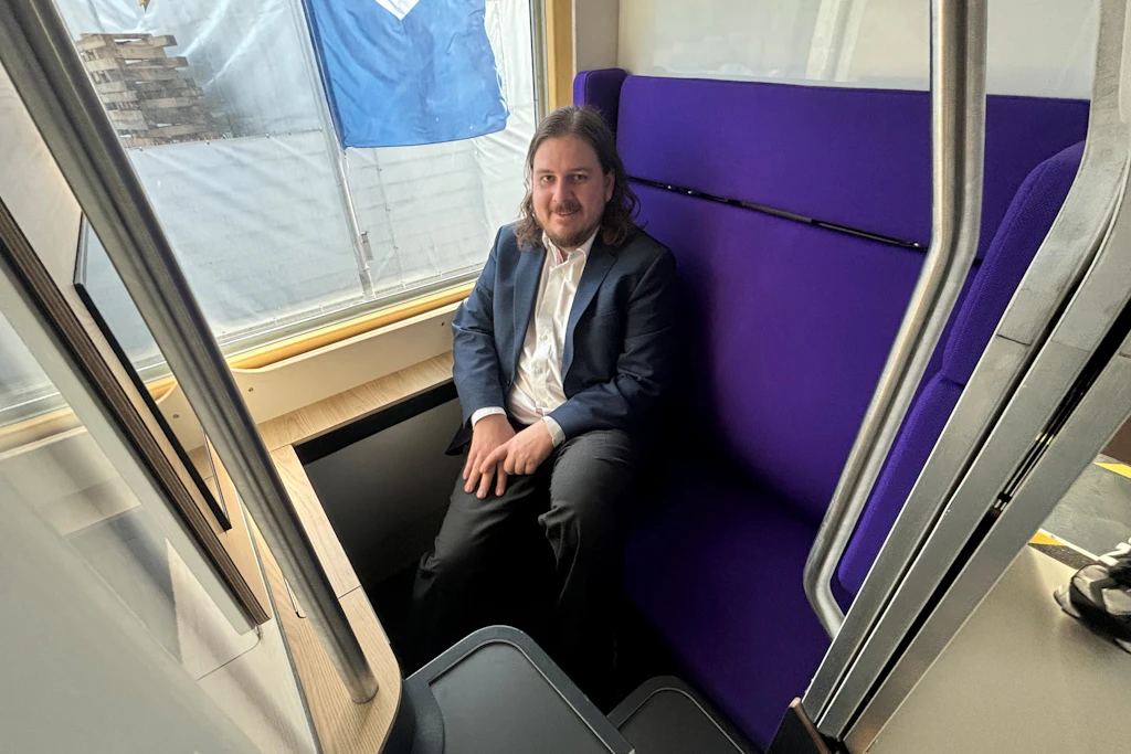 Ausgetüfteltes Konzept: Anton Dubrau in einem Bettabteil. Auch Luna Rail hat sich lange damit beschäftigt, wie der Platz im Wagen am besten genutzt werden kann.