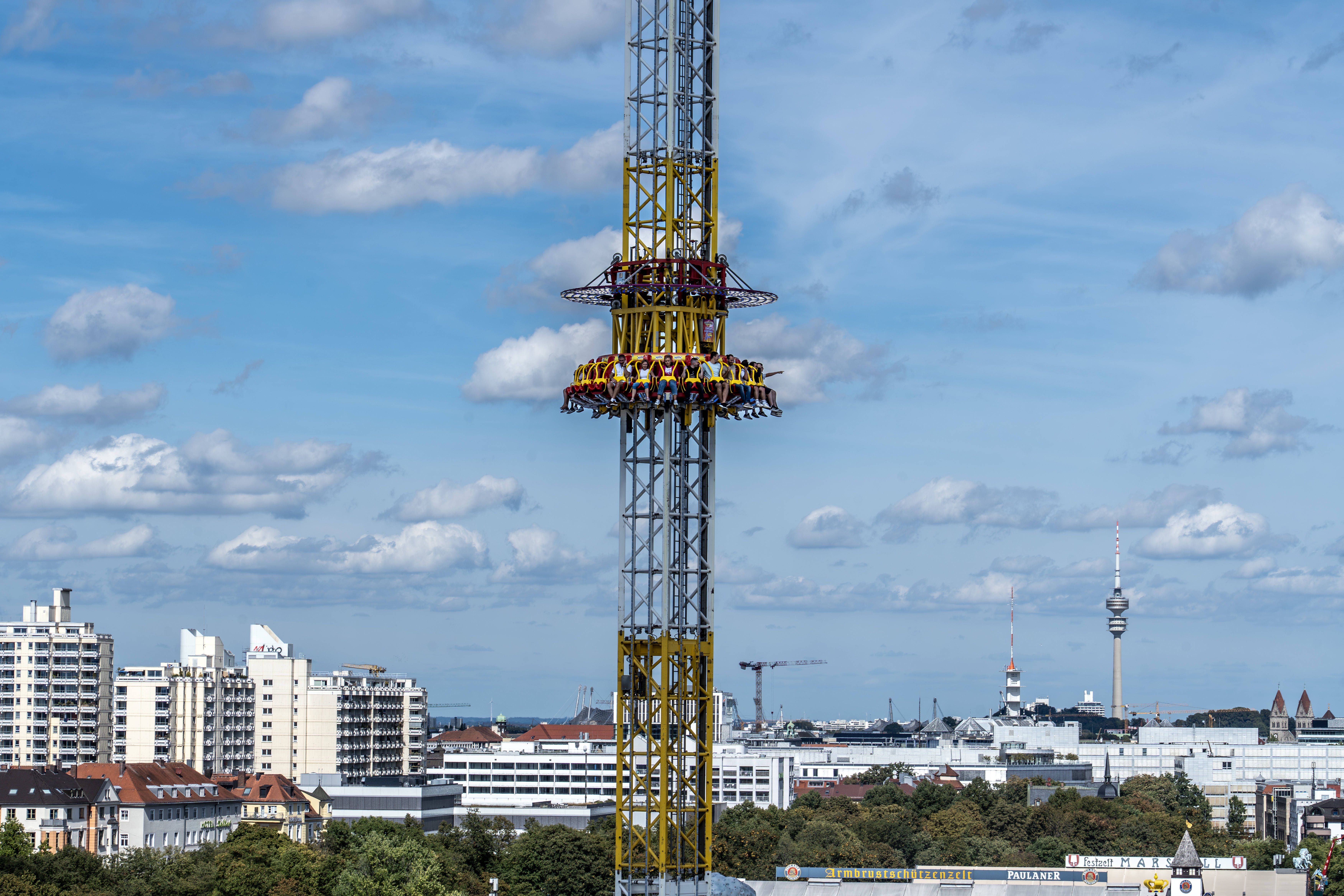 Tödlicher Unfall auf dem Oktoberfest: 52-Jähriger stirbt am Free-Fall-Turm
