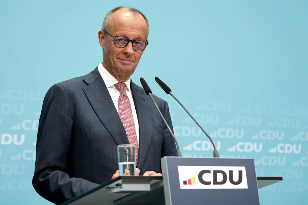 Bundeskanzler Friedrich Merz spricht am Montag auf der Pressekonferenz zu Wahlergebnissen in Berlin und Mecklenburg-Vorpommern.
