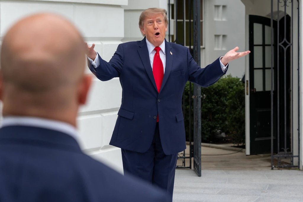 Donald Trump am Sonntag im Weißen Haus, kurz bevor er nach New York flog.
