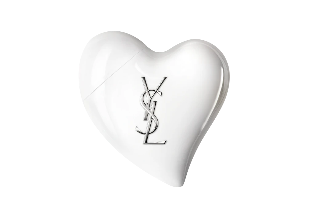 Leichte Pflege für unterwegs: Die&nbsp;„Care Crush Hand & Body Serum-in-Cream“ von YSL Beauty vereint intensive Feuchtigkeit mit schnell einziehender Textur im Herzflakon.