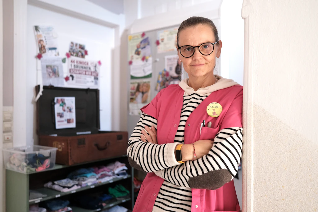 Christin Teicher arbeitet in Coswig bei Meißen in einer Kinderarztpraxis. Hier begann mit einem Koffer auch ihr Engagement für den Brunnenbau in Kenia.