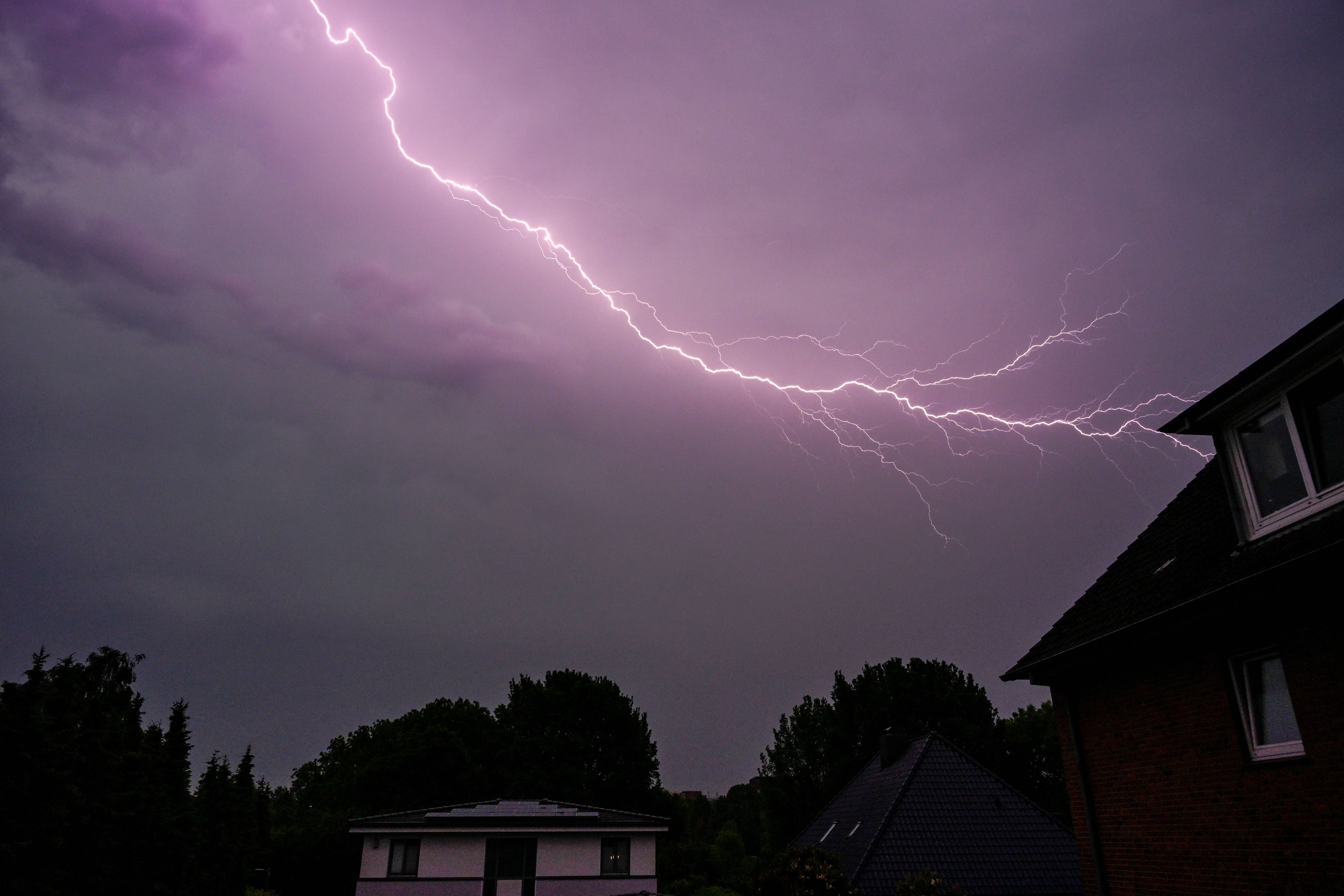 Knapp unter Unwetter-Niveau: Wo heute Nacht Sturmböen und Gewitter drohen