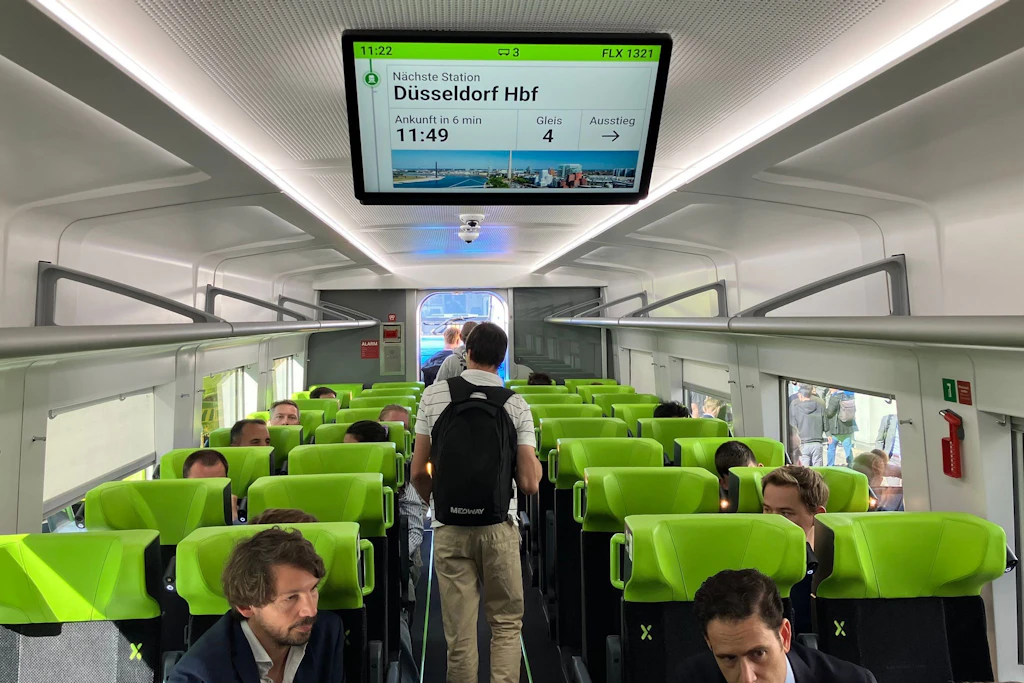 Auf der Berliner Bahnmesse Innotrans zu sehen: ein neuer Talgo-Wagen für Flixtrain.