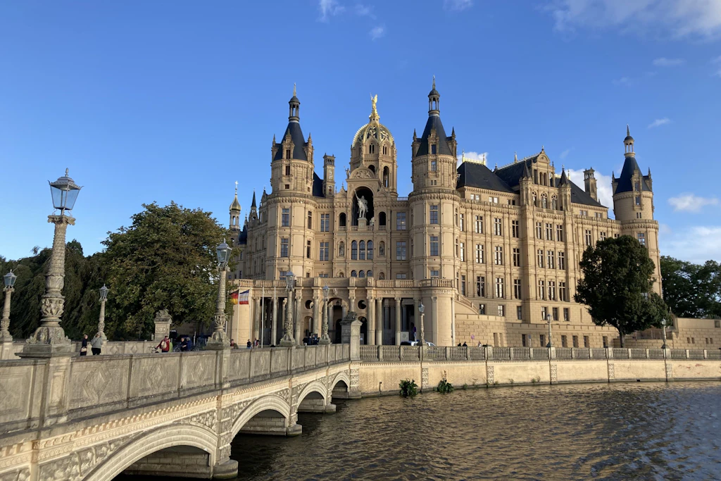 Das Schweriner Schloss ist der Sitz des Landtags von Mecklenburg-Vorpommern.
