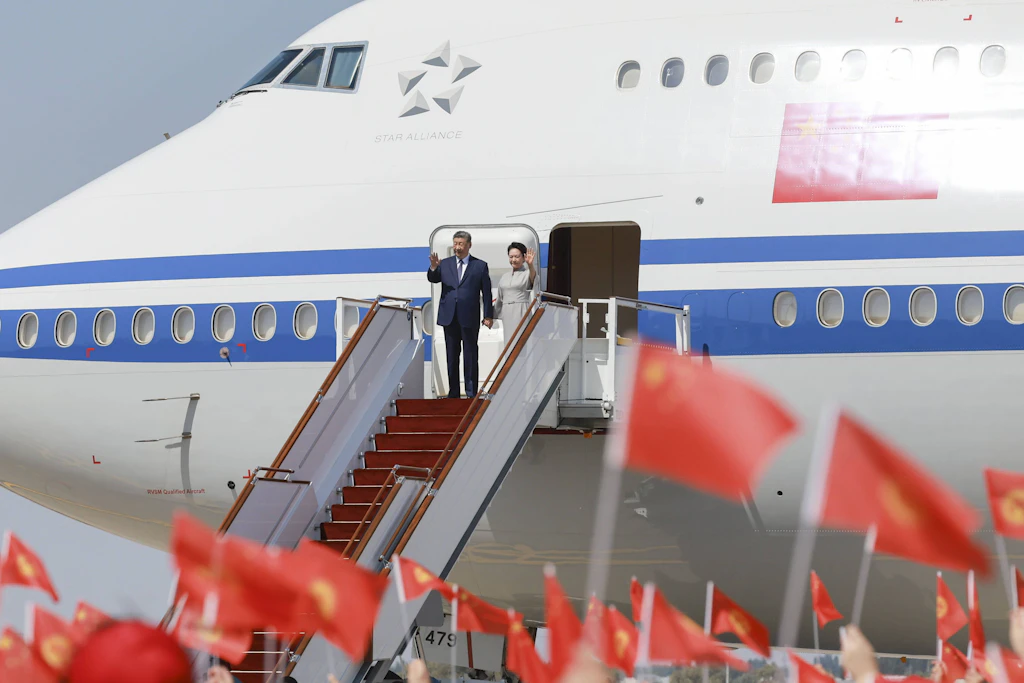 Jumbojets der Macht: Was Xis „Sondermaschine“ von Trumps Air Force One unterscheidet