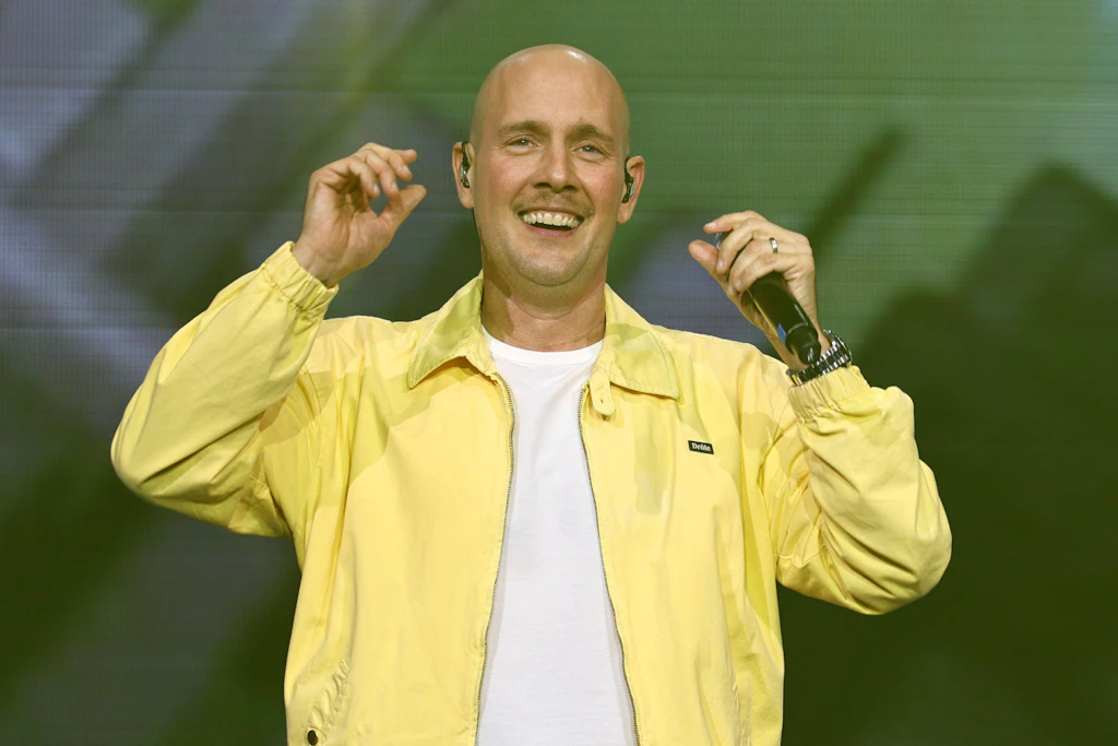 Ricky kehrt als Standesbeamter zu GZSZ zurück.
