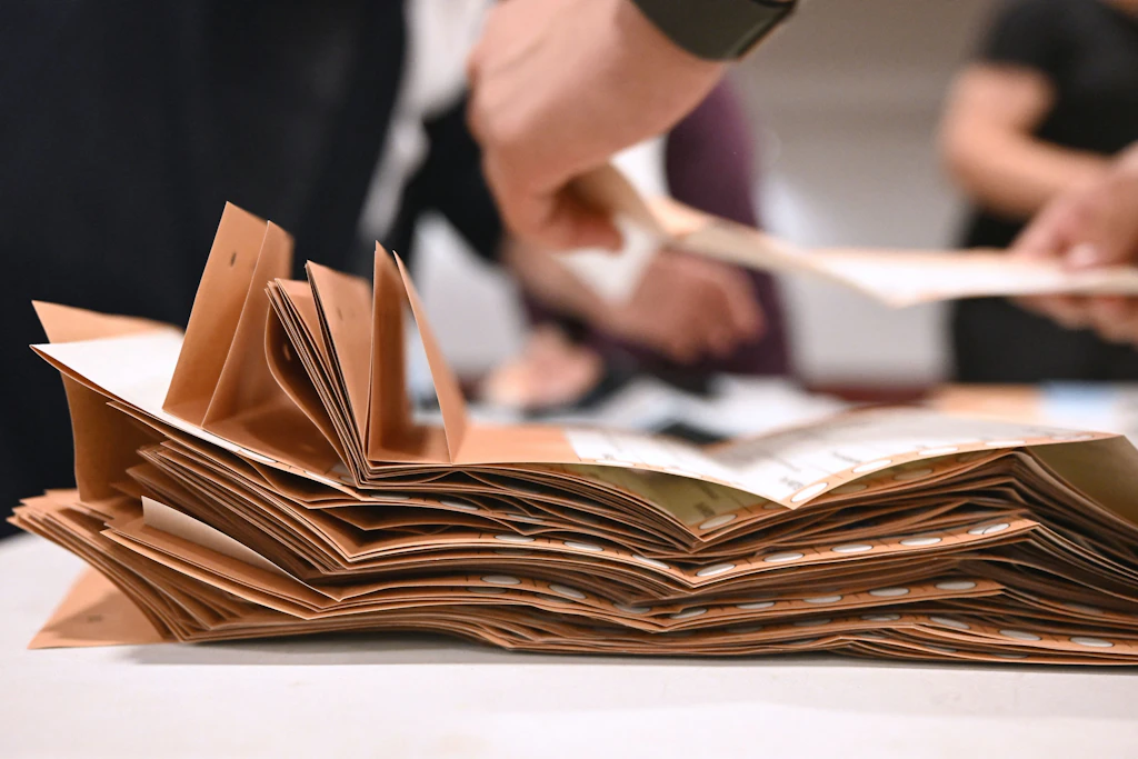 In einzelnen Wahlkreisen in Steglitz-Zehlendorf müssen die Stimmen zur AGH-Wahl neu ausgezählt werden.