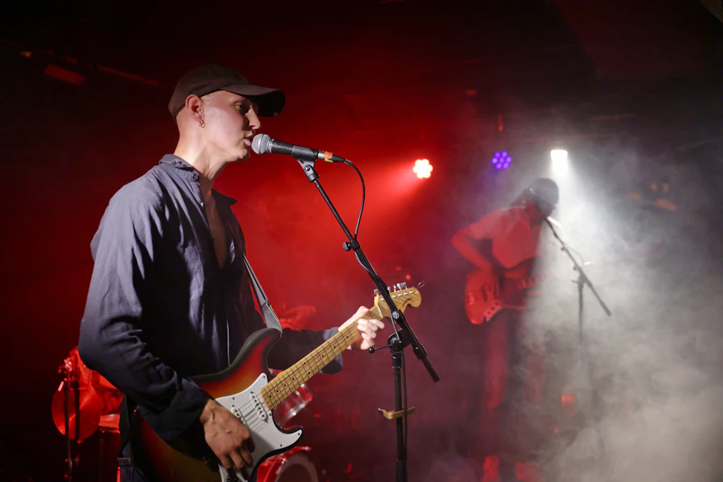 Gustav Berentsen alias GB und seine Band spielen im Urban Spree.