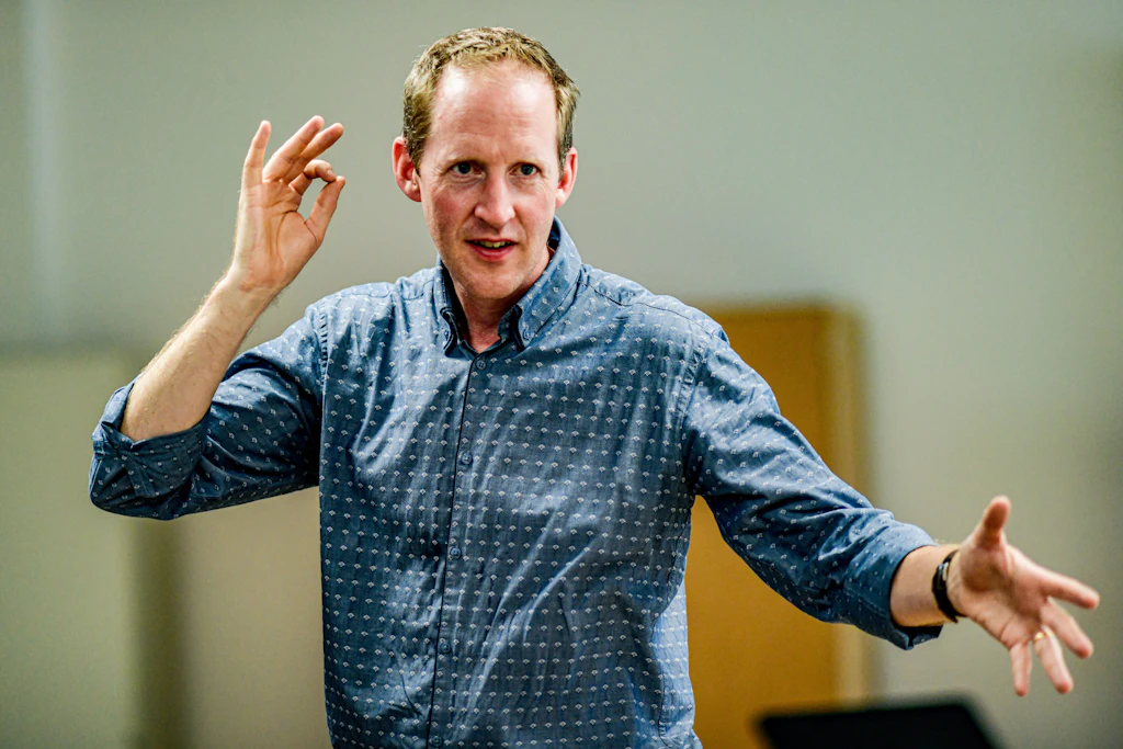 Justin Doyle, Chefdirigent des Rias-Kammerchors (Archivbild)
