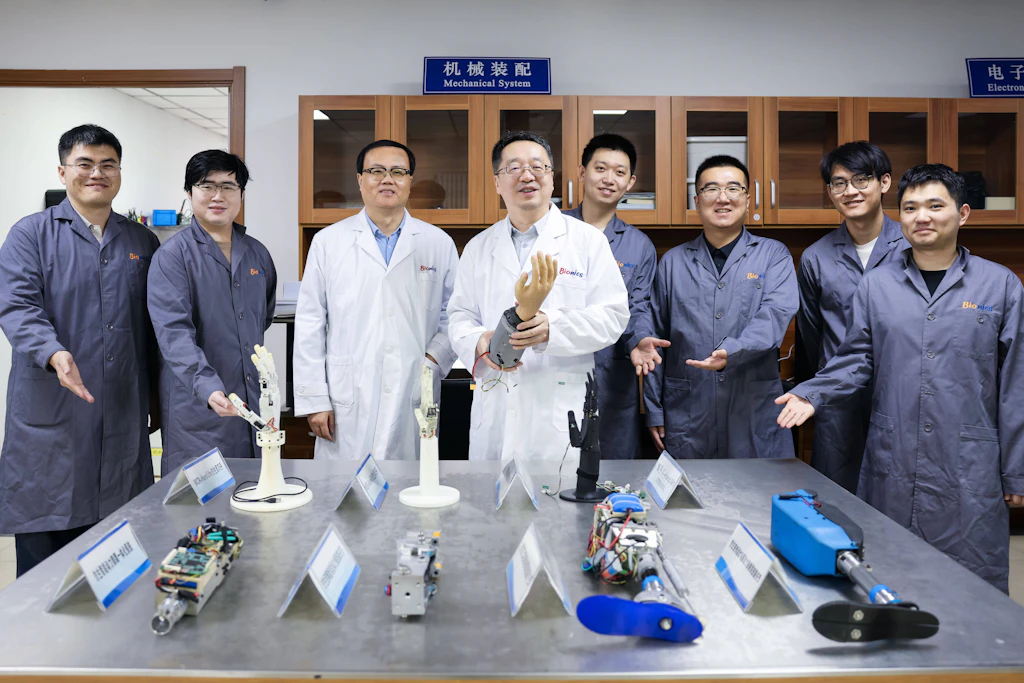 Forscherteam der Jilin University in Changchun: Das Labor für bionische Robotik gehört zu den führenden Chinas.