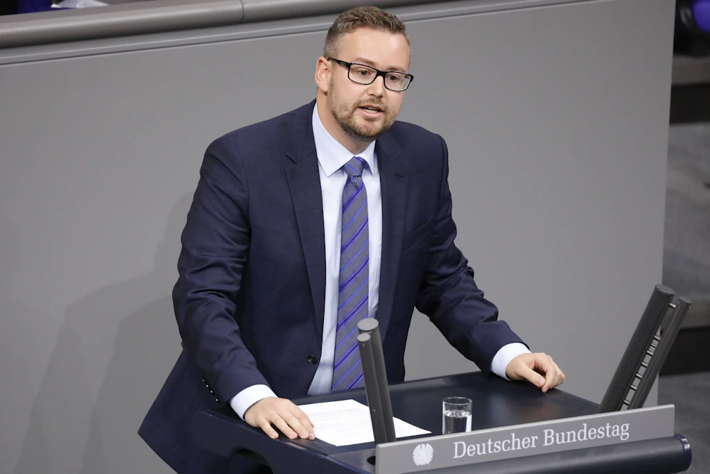 Urheber des Debattenpapiers ist der stellvertretende Vorsitzende der AfD-Fraktion, Sebastian Münzenmaier.