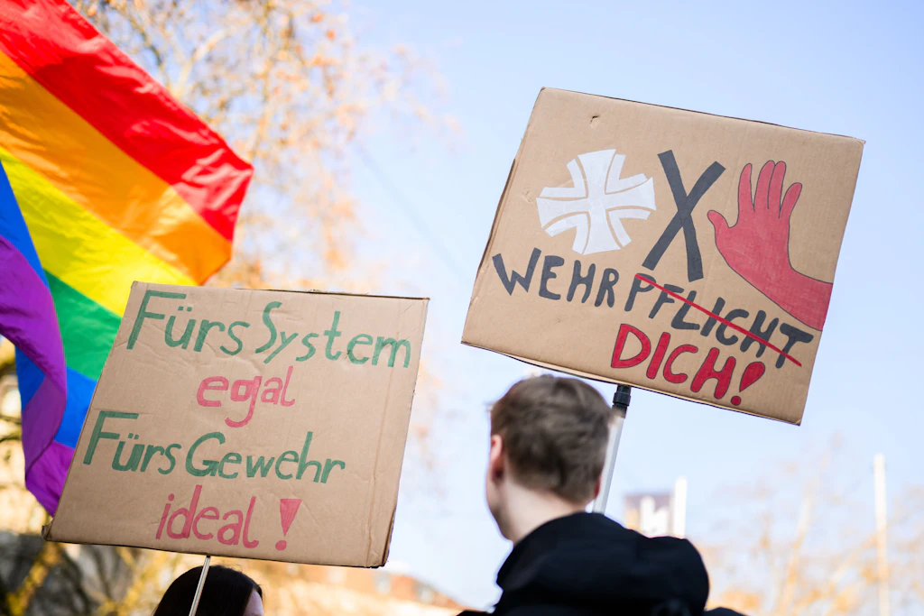 „Schulstreik gegen die Wehrpflicht“ am Freitag: In diesen ostdeutschen Städten wird demonstriert