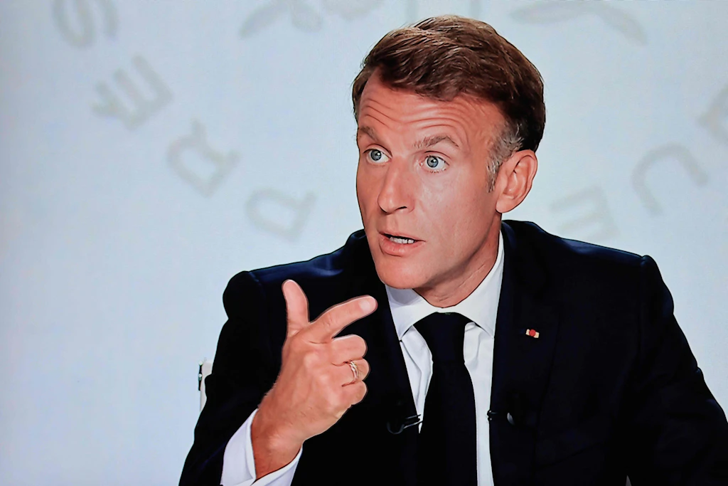 Frankreichs Präsident Emmanuel Macron während eines Fernsehinterviews am 24. September 2026 in Paris.