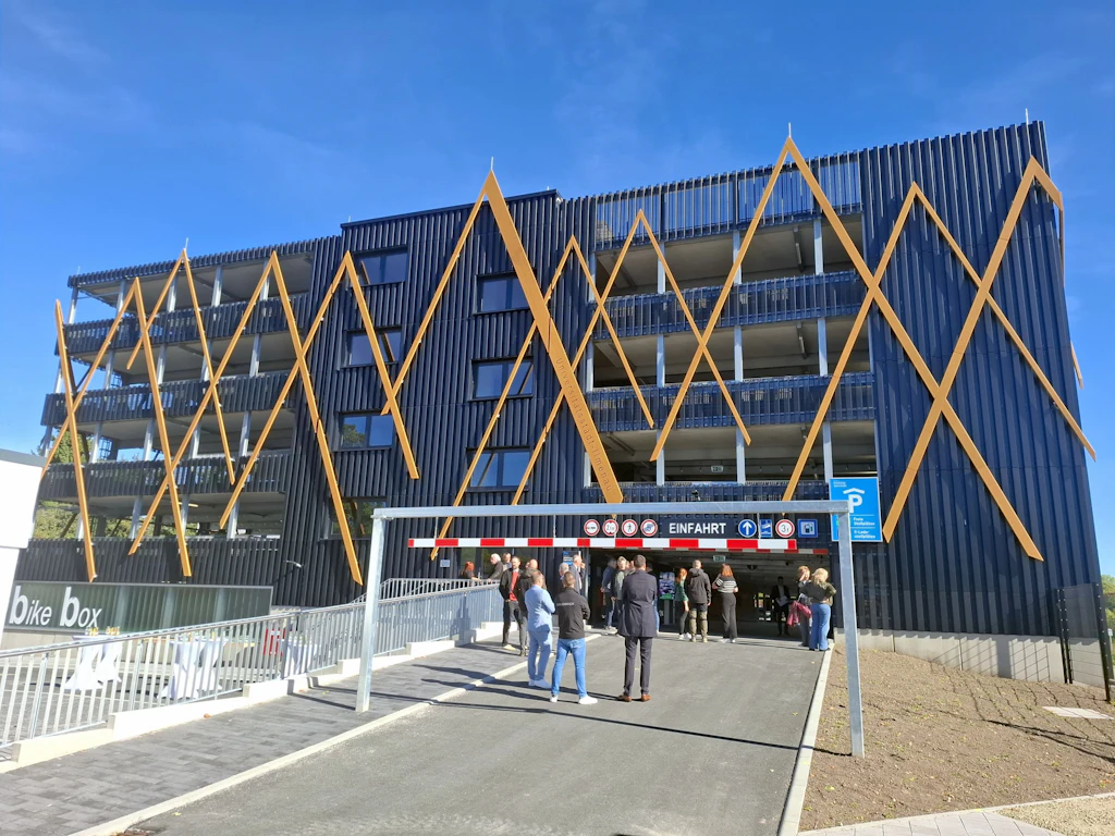 So kann es auch gehen: Busterminal in Thüringen rund 1,5 Millionen Euro billiger als gedacht
