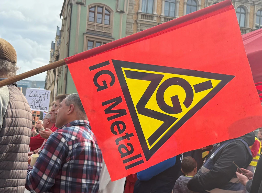 Trotz Krise: IG Metall fordert fünf Prozent mehr Lohn und erstmals Gewinnbeteiligungen