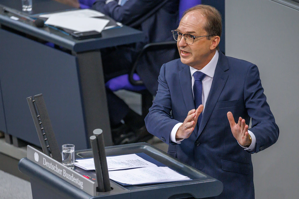 Bundesinnenminister Alexander Dobrindt verteidigte seine geplanten Reformen und sagte: „Verfassungsschutz ist Demokratieschutz.“