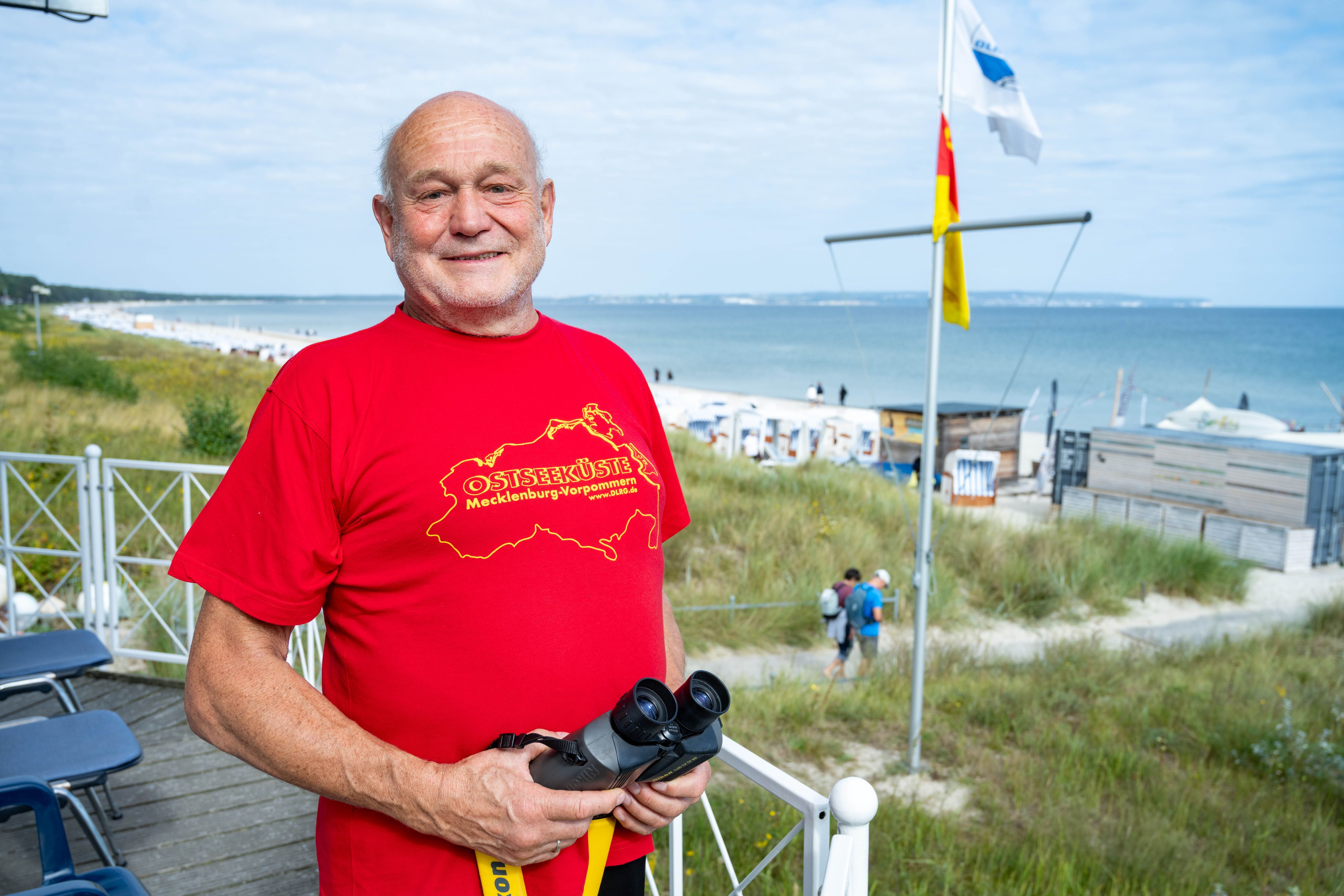 Seit 50 Jahren wacht er über Binz: Was Rettungsschwimmer Holger Weiske an der Ostsee erlebt hat