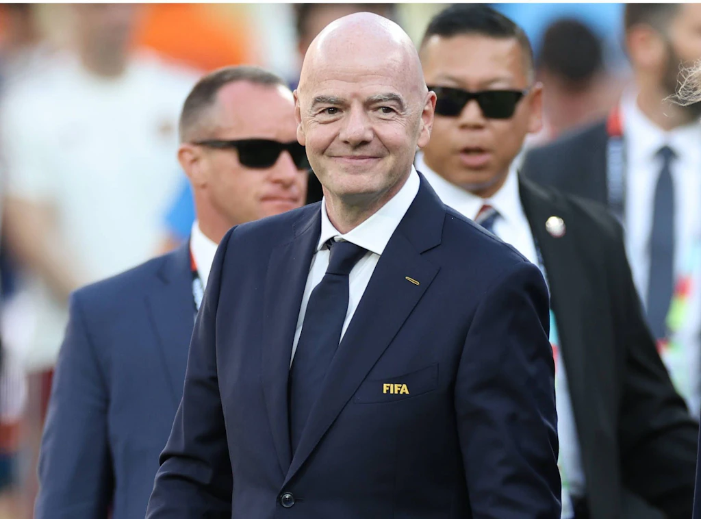 Machtkampf im Fußball: Bundesliga und Premier League gegen Infantino