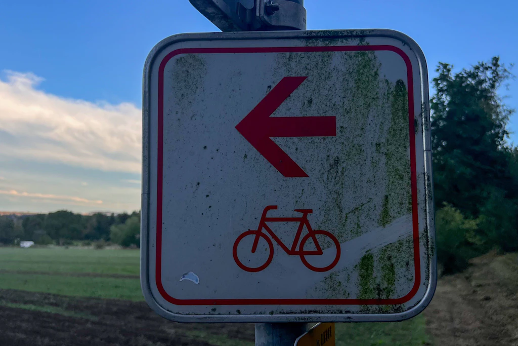 Erneuerter Radweg am Ortsausgang Kesselsdorf freigegeben
