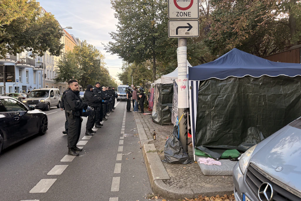 Polizeieinsatz am Mittwoch zwischen Hugo-Haus und der Dauermahnwache. Anlass war die Auseinandersetzung zwischen Bauarbeitern und Besetzern.