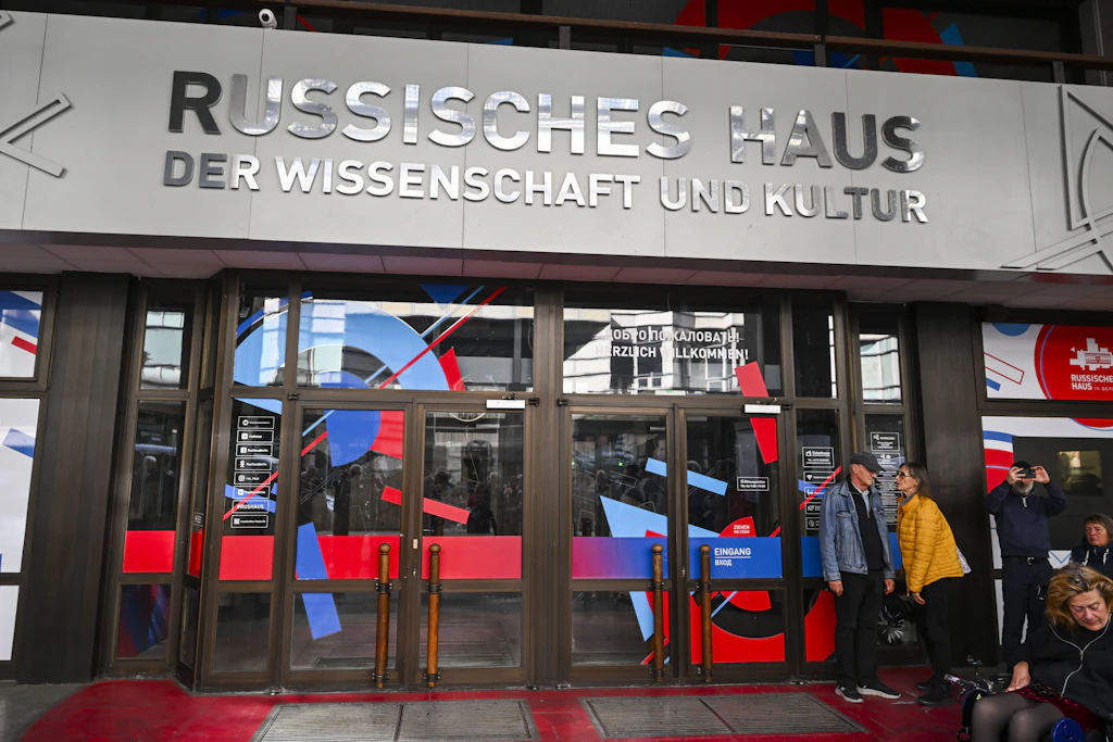 Russisches Haus schließt gar nicht: Bundestagsgutachten widerspricht der Regierung