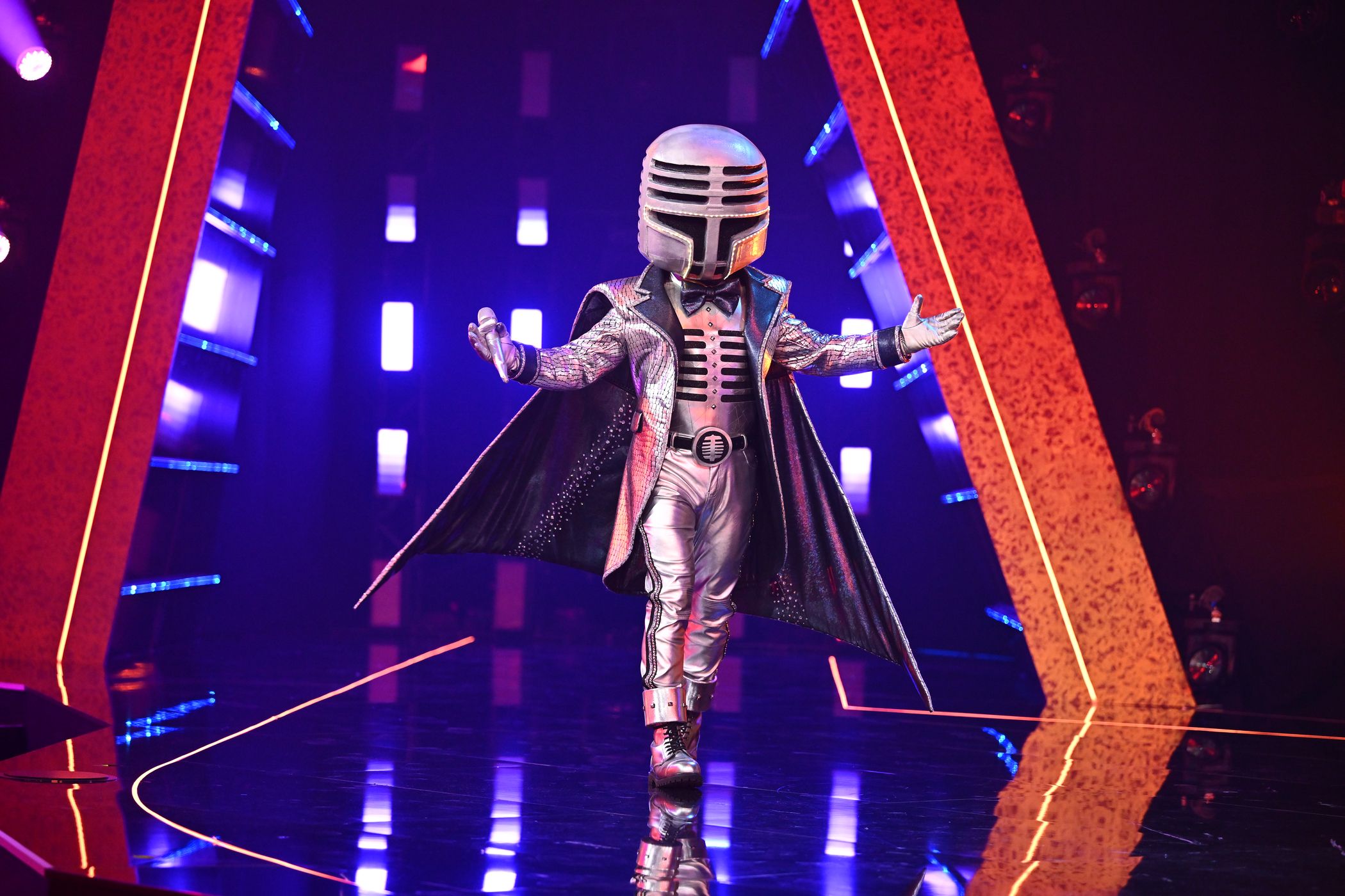 Sensation bei „Masked Singer“: Star aufgeflogen! Er ist das Mikrofon Mr. Mic