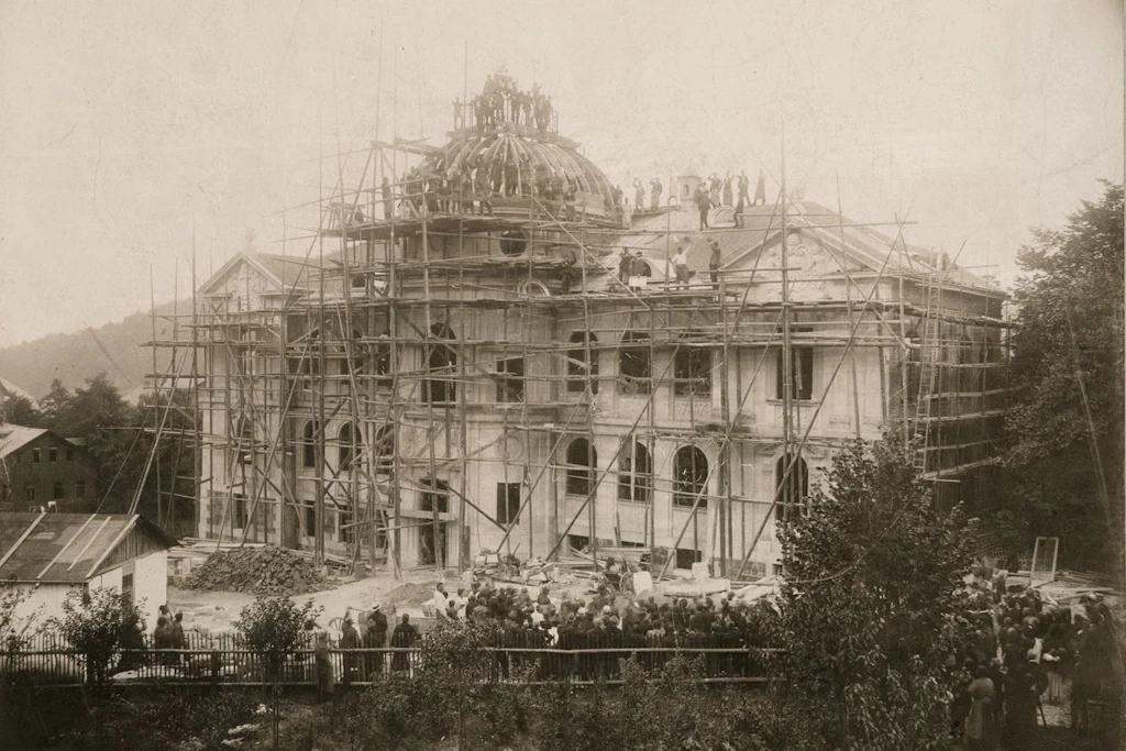 Schon 1901 wurde das erste Spielzeugmuseum Deutschlands in Sonneberg errichtet. Heute beherbergt es rund 100.000 Exponate, von denen immer nur wenige tausend gleichzeitig gezeigt werden können.