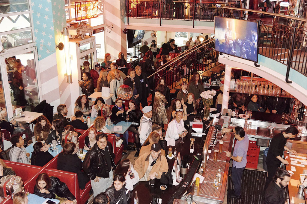 Pünktlich um 14 Uhr war das Route 66 Diner proppenvoll.