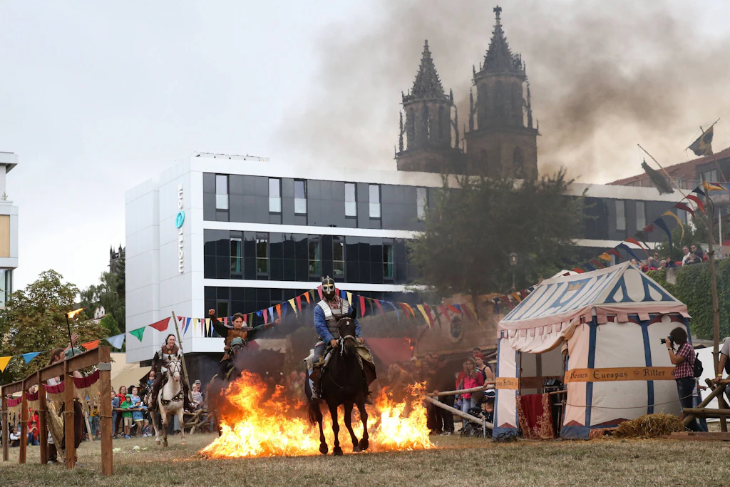 Vom 2. bis 4. Oktober lockt das Kaiser-Otto-Fest wieder Tausende Besucher in Magdeburgs Domviertel.
