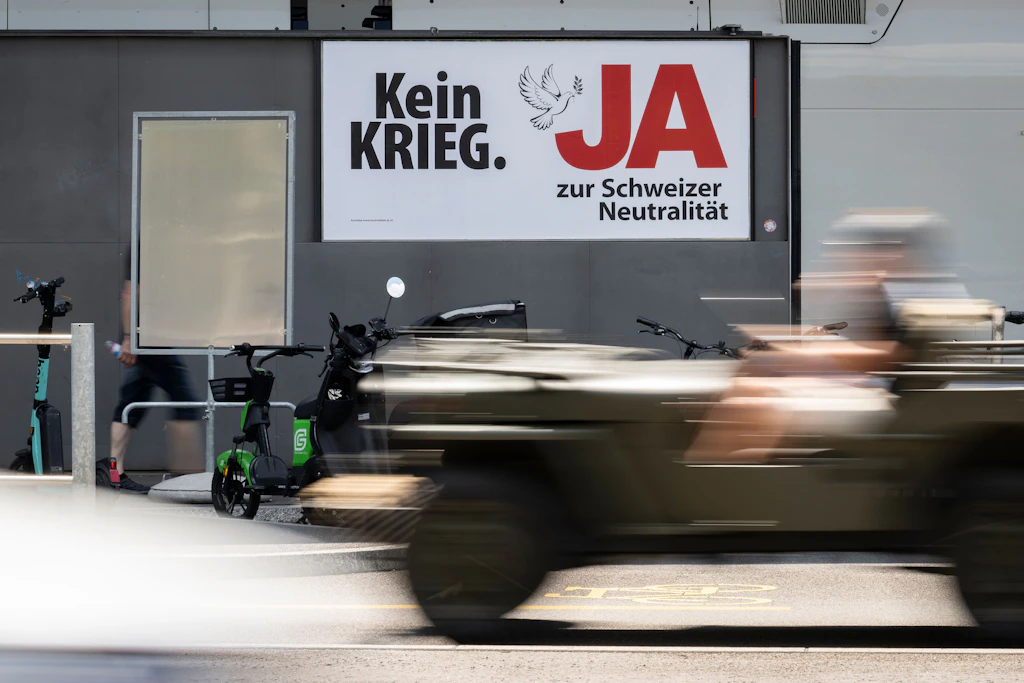 Die Schweizer haben bei einer Volksabstimmung den Vorstoß abgelehnt, eine striktere Neutralität in der Verfassung zu verankern