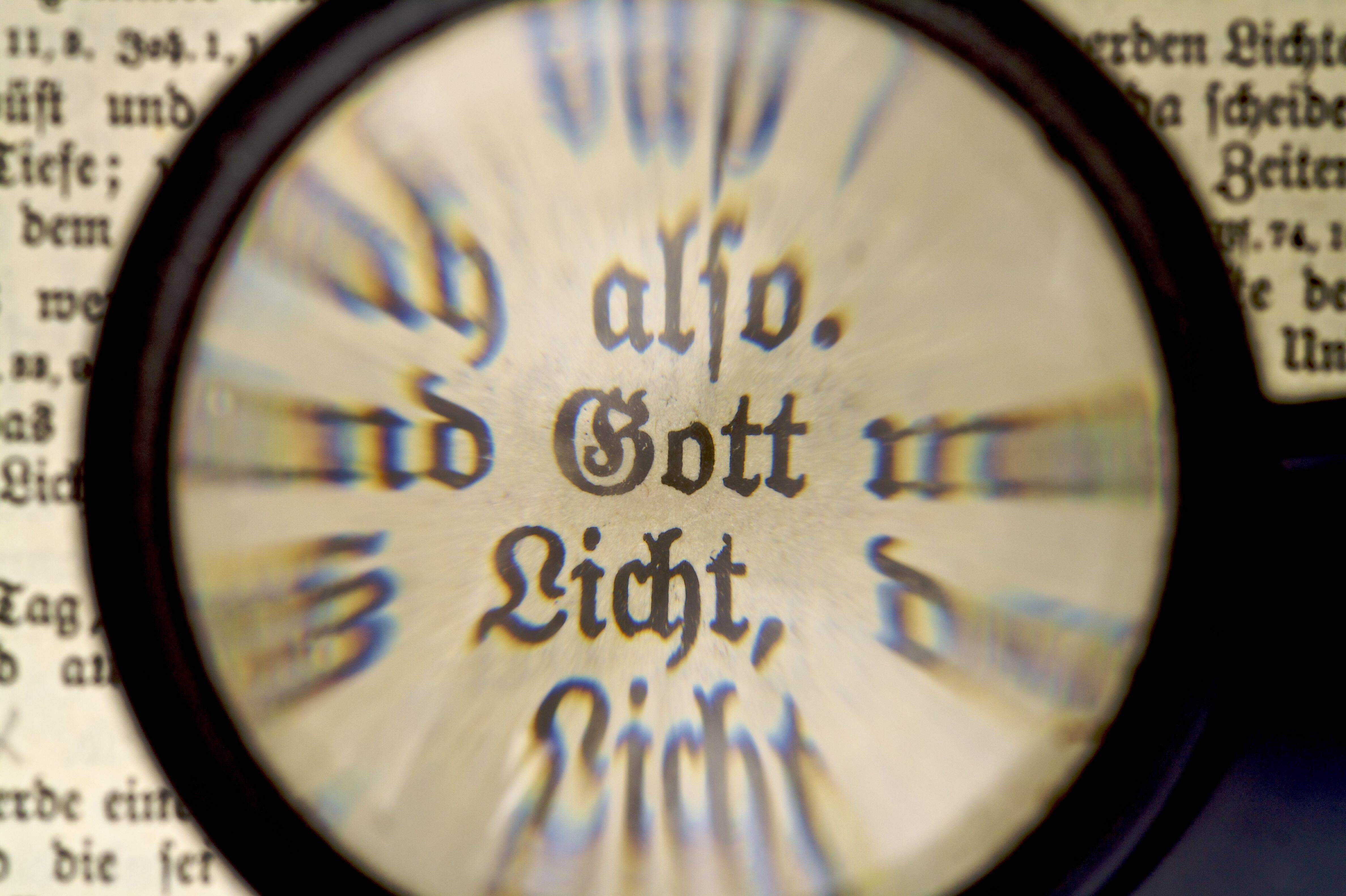 Was ist Bibeldruckpapier? Sie kennen es alle – und zwar nicht aus der Bibel!
