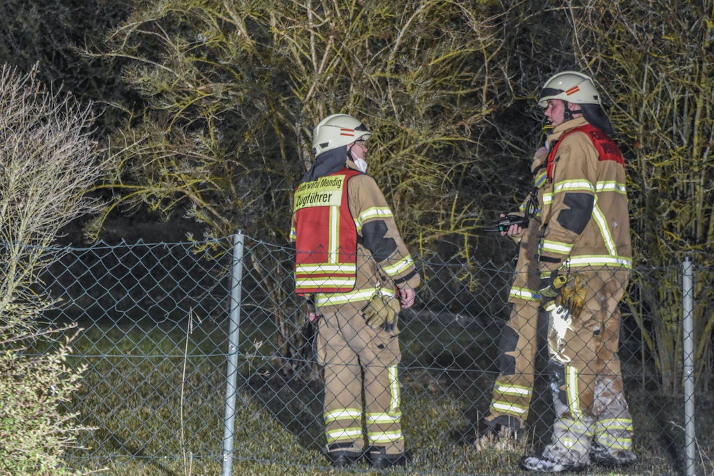 Kameraden der Feuerwehr Dresden waren bis spät in die Nacht im Einsatz (Symbolbild)