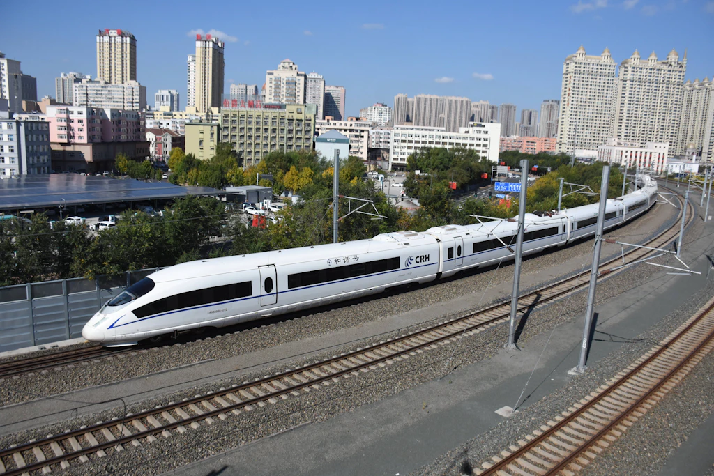 Bis 350 Kilometer pro Stunde: China eröffnet vier Schnellbahnstrecken an einem Tag