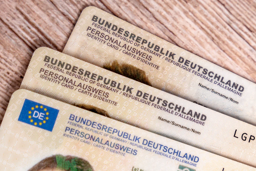 Wer möchte, darf natürlich einfach bei der Chipkarte bleiben. Niemand mit Sicherheitsbedenken muss d-you nutzen.