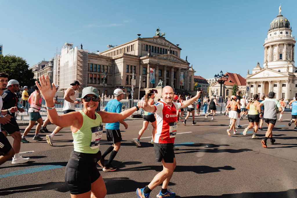Laufen für die gute Laune: Menschen zeigten am Wochenende, wie schön Berlin sein kann, wie friedlich und anziehend.