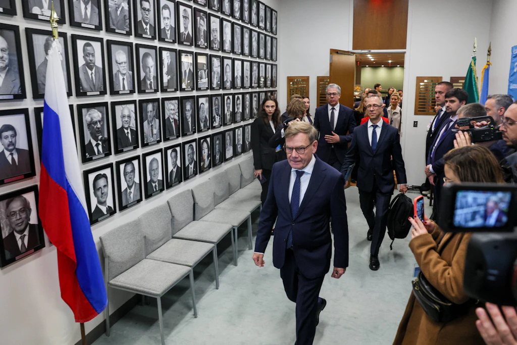 Auf dem Weg zu 20 Minuten Diplomatie: Johann Wadephul vor seinem Treffen mit Sergej Lawrow am Rande der UN-Generaldebatte in New York.