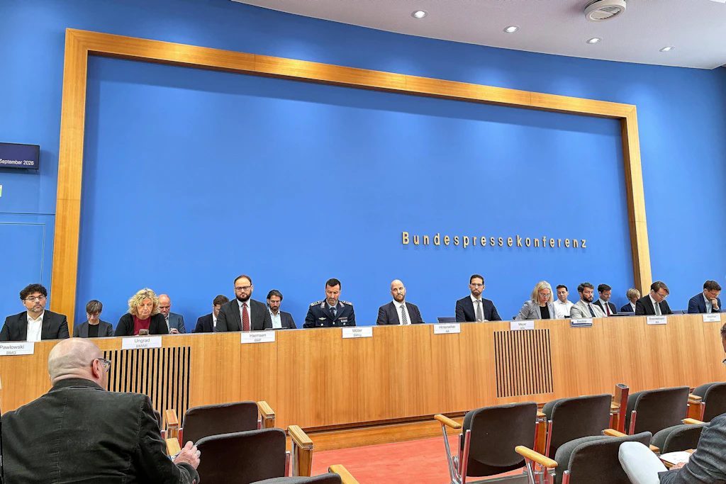 Begrenzte Klarheit: Die Sprecher der Bundesregierung beantworteten Fragen zum Treffen Wadephul–Lawrow.